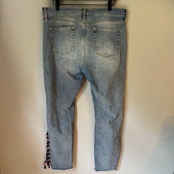 Anthropologie Pilcro Velvet-Laced Mid-Rise Slim Straight Women’s Jeans Sz 16 - Picture 2 of 6